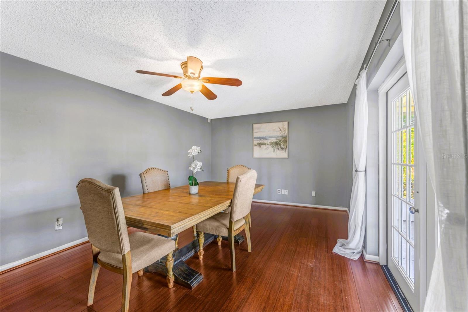 EXECUTIVE ESTATES - Residential