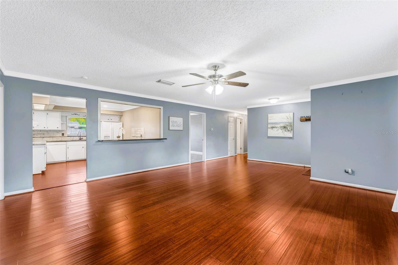 EXECUTIVE ESTATES - Residential