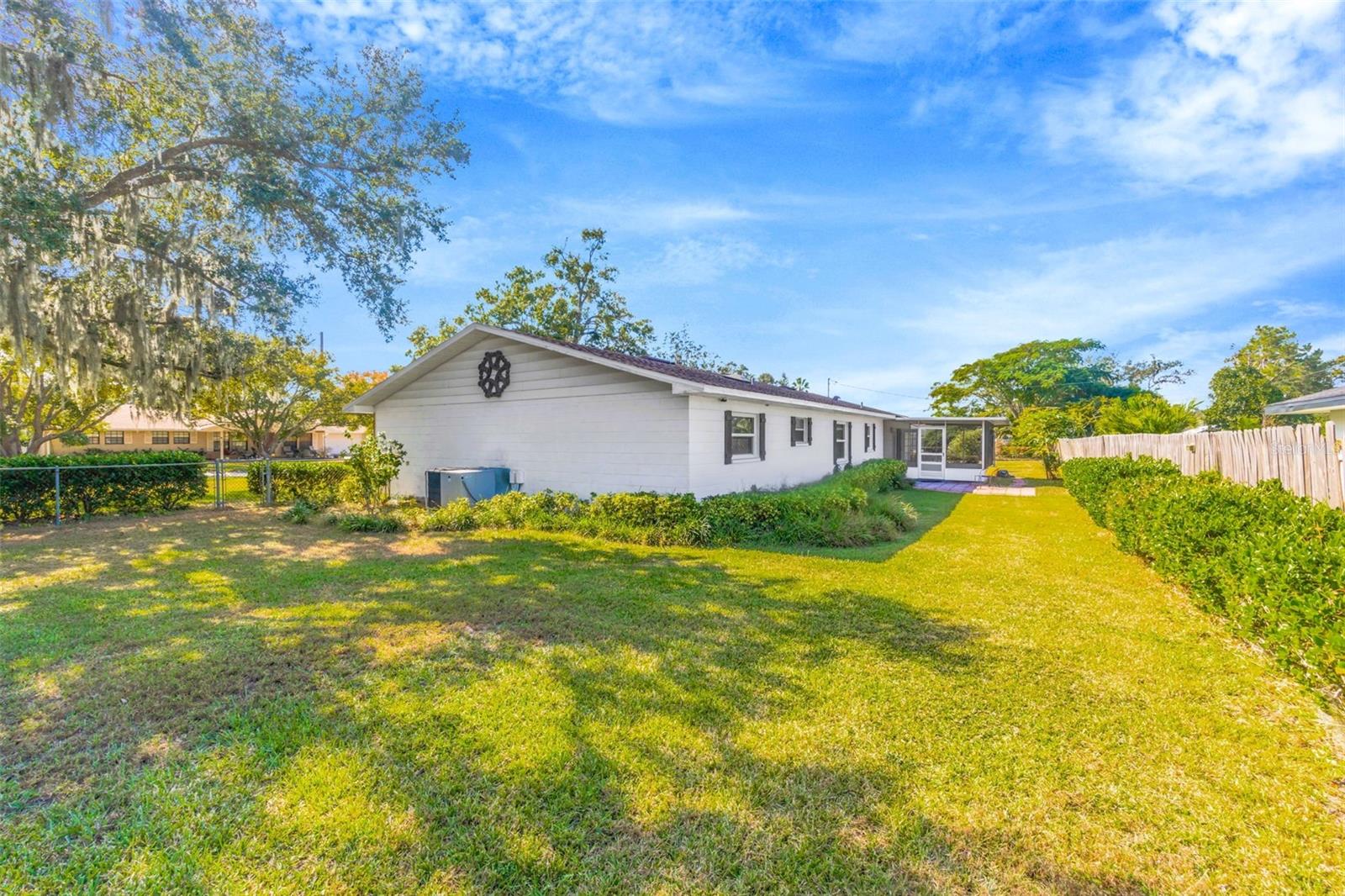 EXECUTIVE ESTATES - Residential