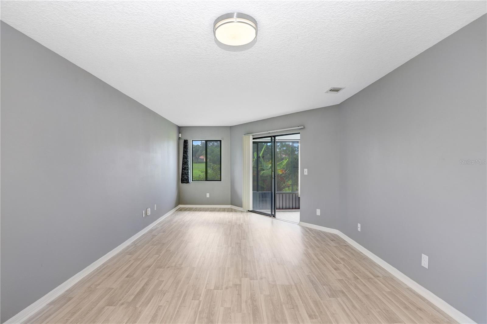 GREENBRIAR SUB - Residential Lease