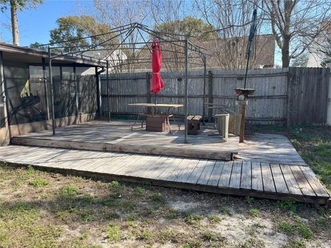 A home in APOPKA