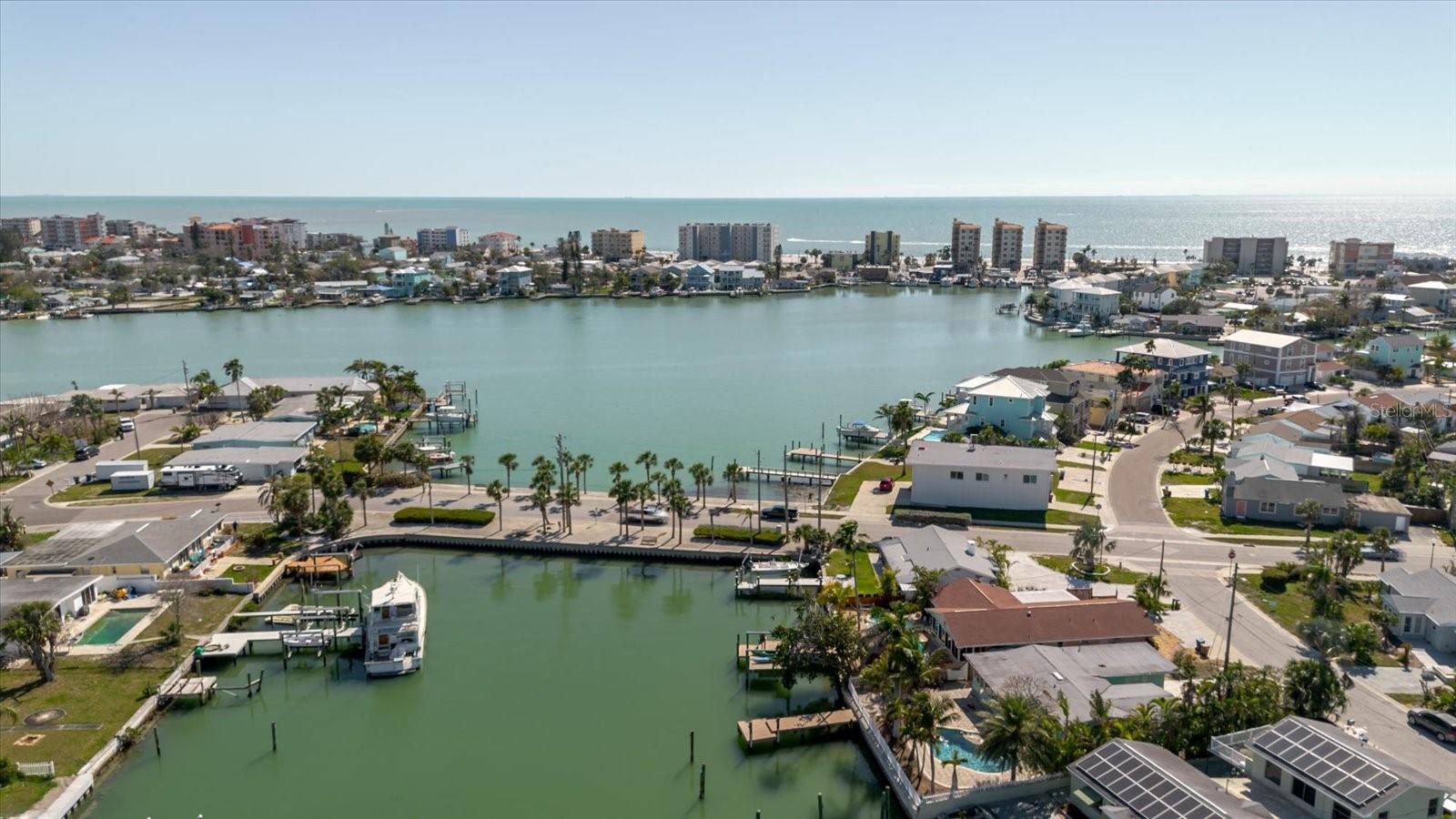 596 S BAYSHORE DR