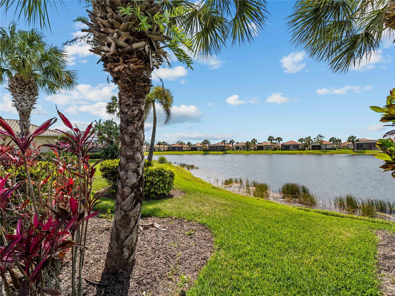 VENETIAN GOLF AND RIVER CLUB. - Residential