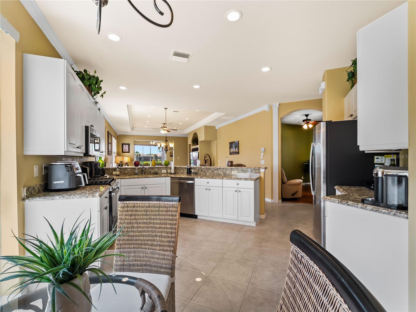 VENETIAN GOLF AND RIVER CLUB. - Residential