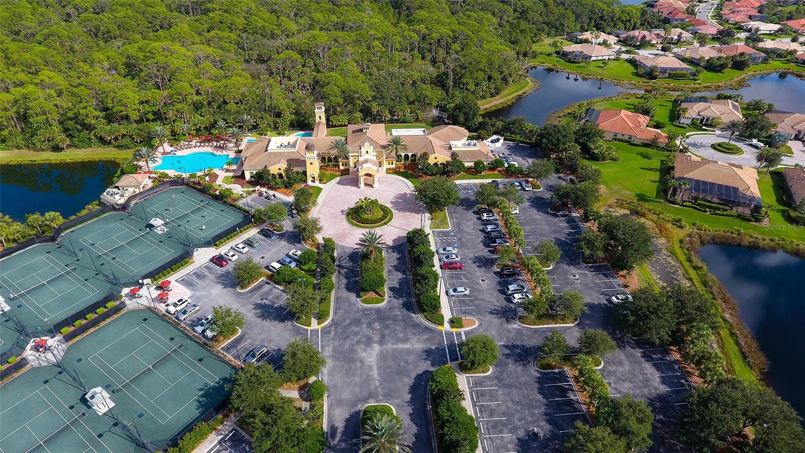VENETIAN GOLF AND RIVER CLUB. - Residential