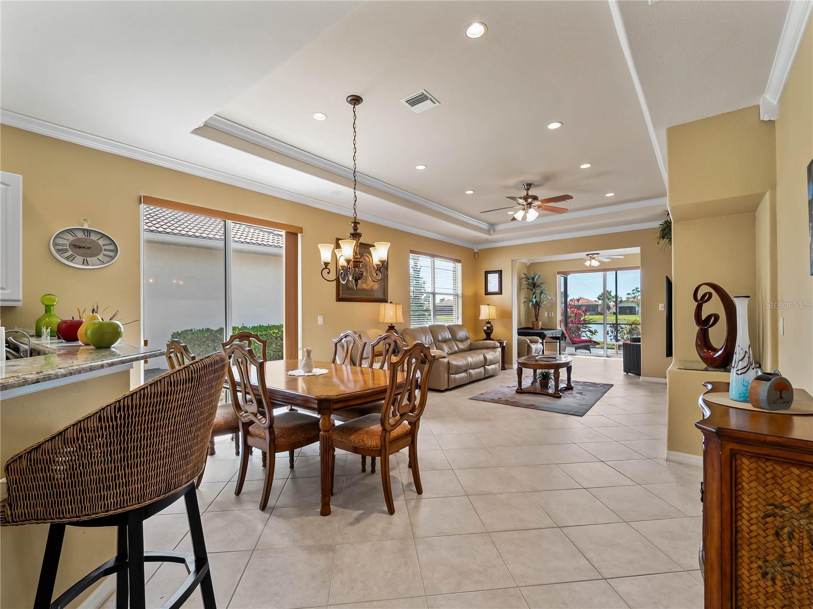 VENETIAN GOLF AND RIVER CLUB. - Residential
