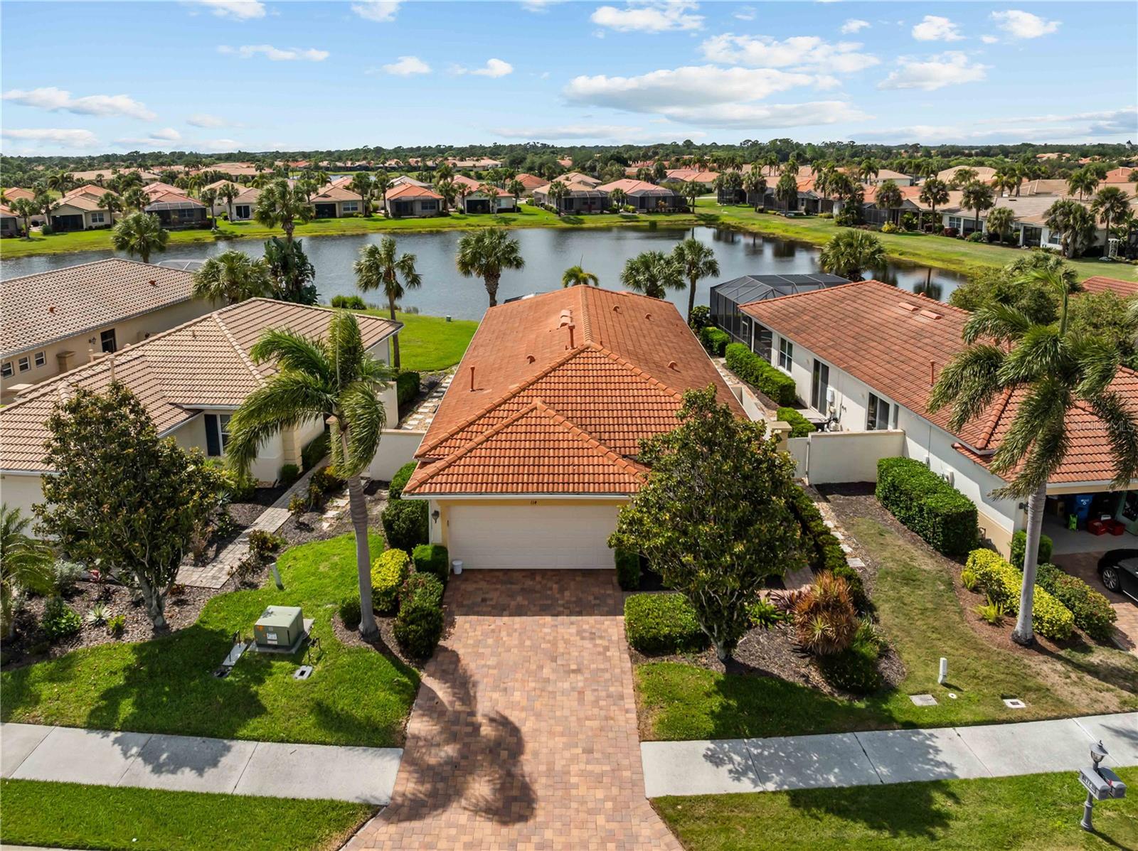VENETIAN GOLF AND RIVER CLUB. - Residential