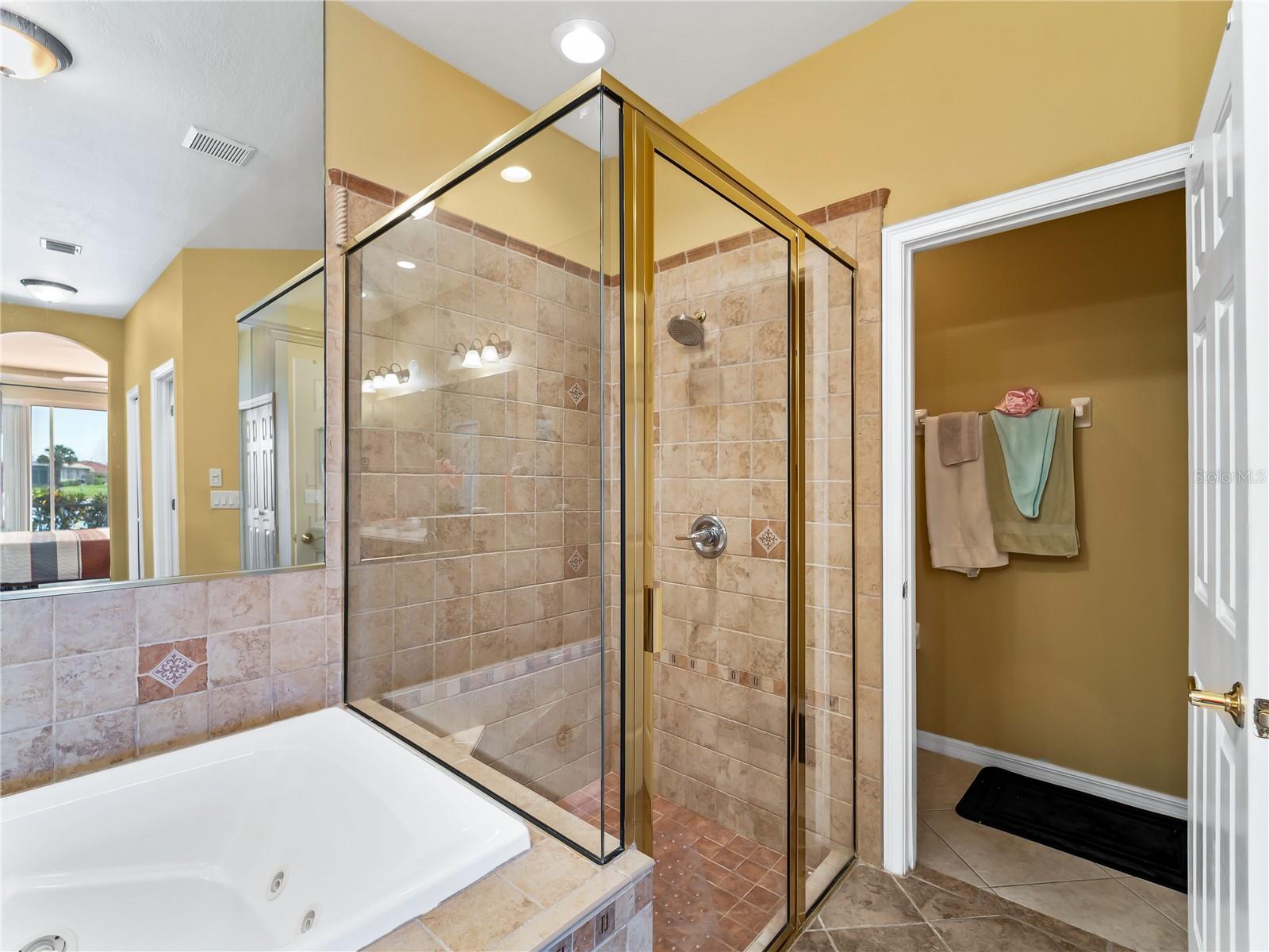 VENETIAN GOLF AND RIVER CLUB. - Residential