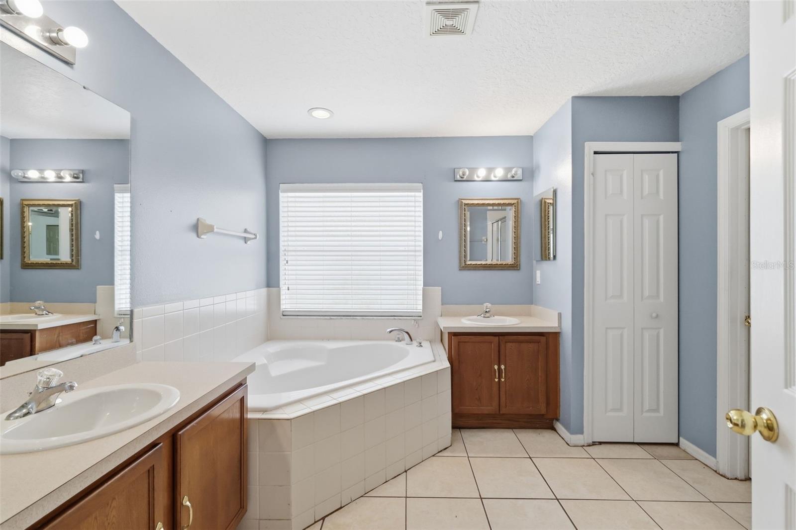 LEXINGTON VILLAGE PH 01 - Residential