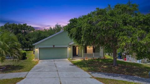 Photo of 3002 Lorimer Ct, Groveland, FL 34736 (MLS # G5112622)