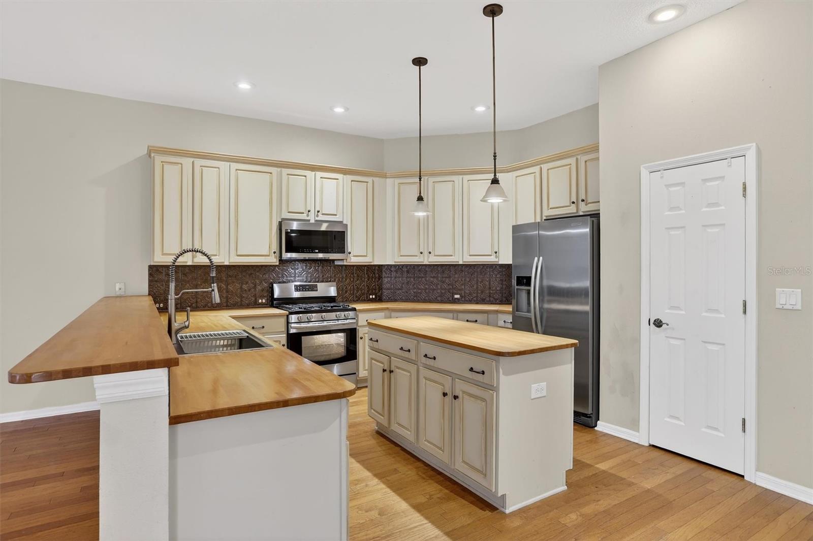 EAGLEWOOD ESTATES - Residential