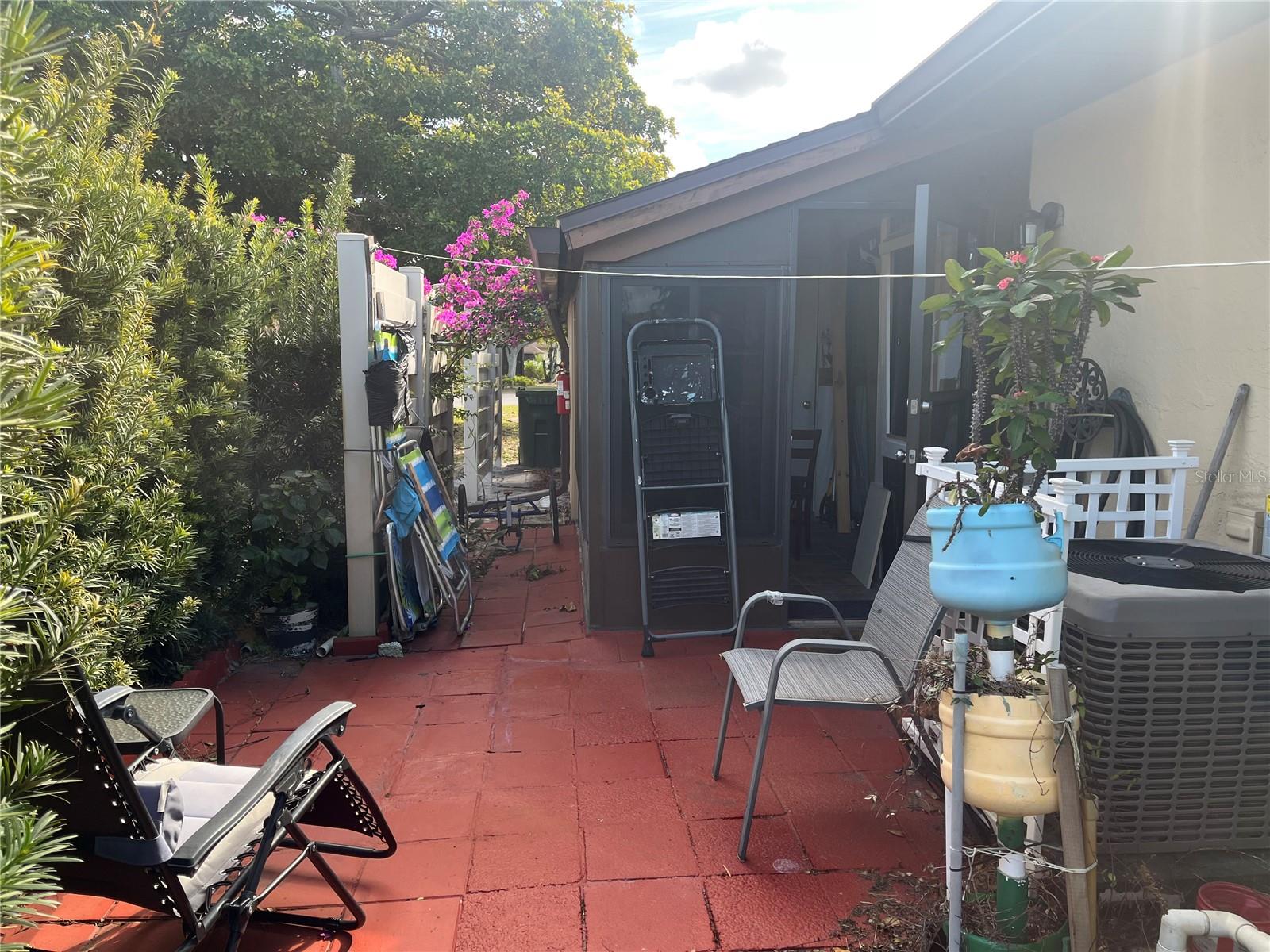 HERITAGE VILLAGE WEST - Residential