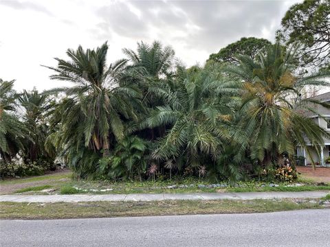 A home in TARPON SPRINGS