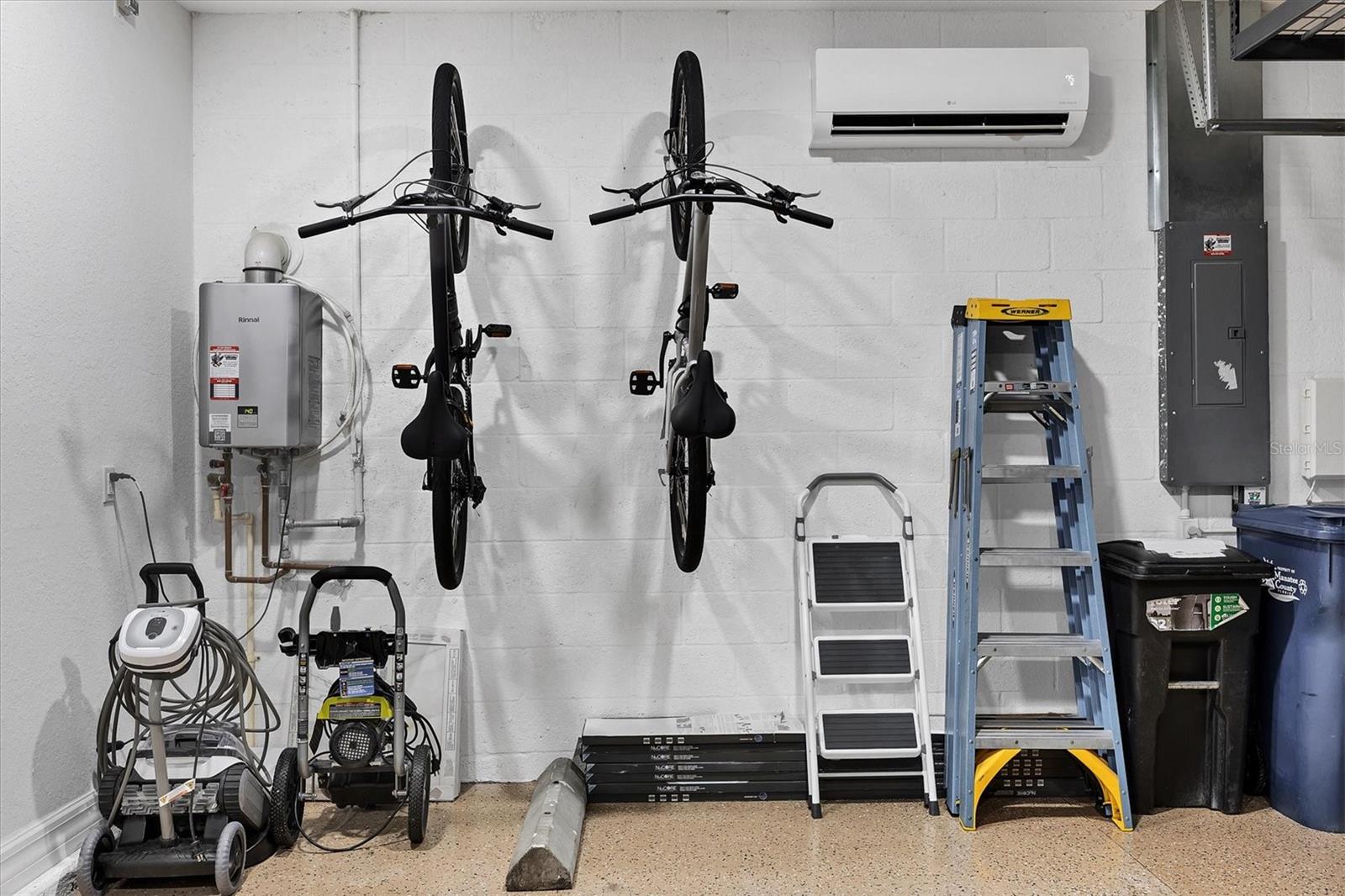 LAKEWOOD NATIONAL GOLF CULB PH II - Residential