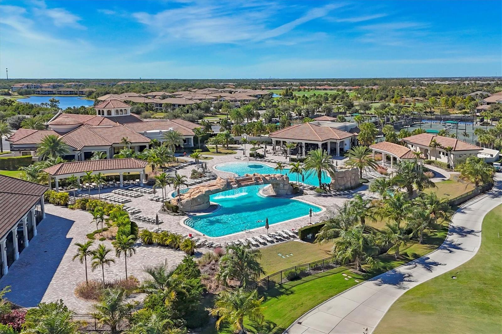 LAKEWOOD NATIONAL GOLF CULB PH II - Residential