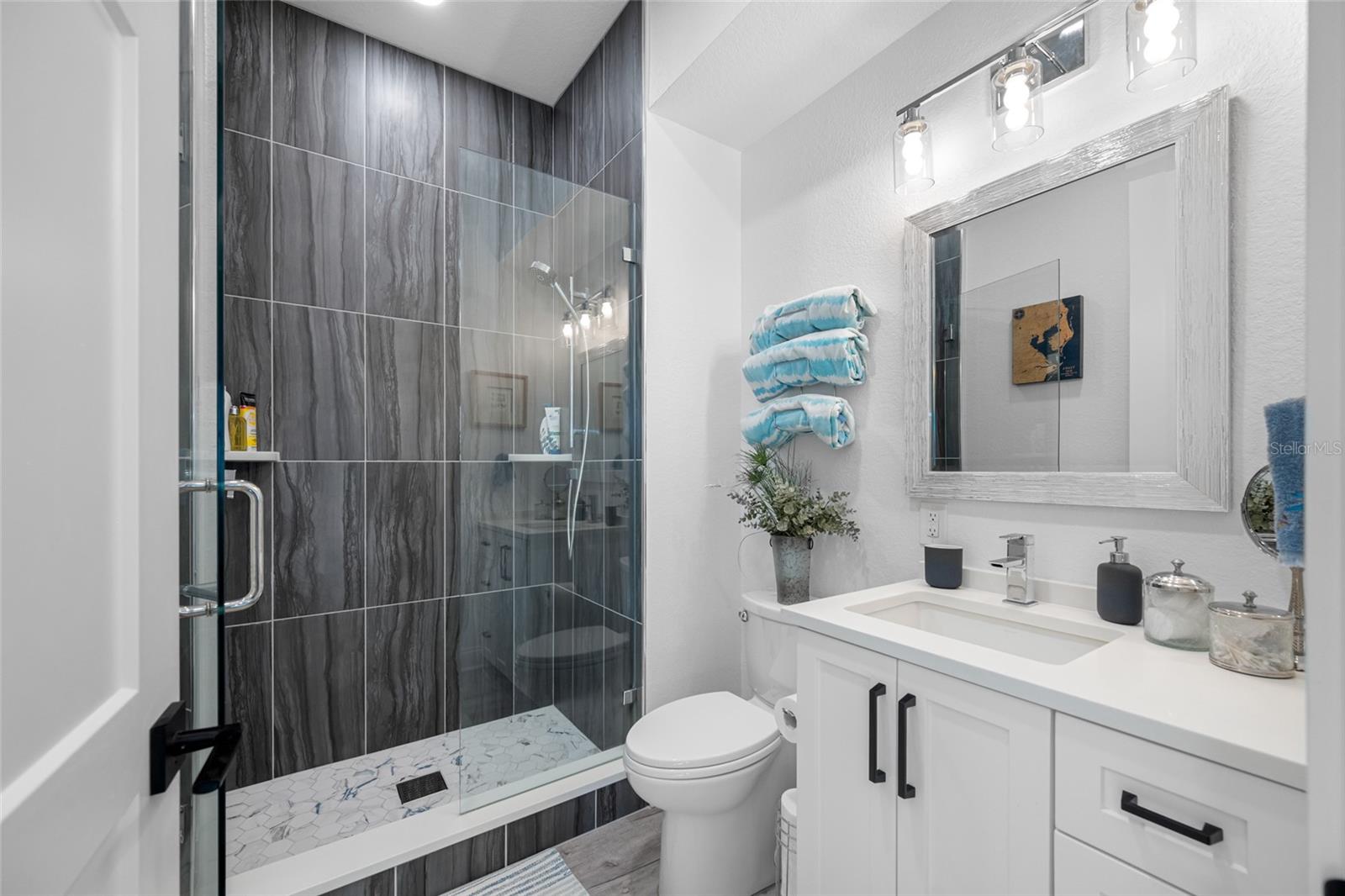 KIPPS COLONY ESTATES AT PASADENA YACHT/COUNTRY CL - Residential