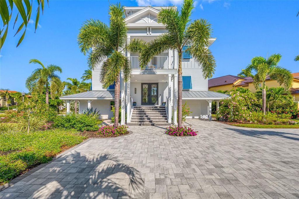 Photo of 2813 Kipps Colony Drive S, St Petersburg, FL 33707 (MLS # TB8439677)