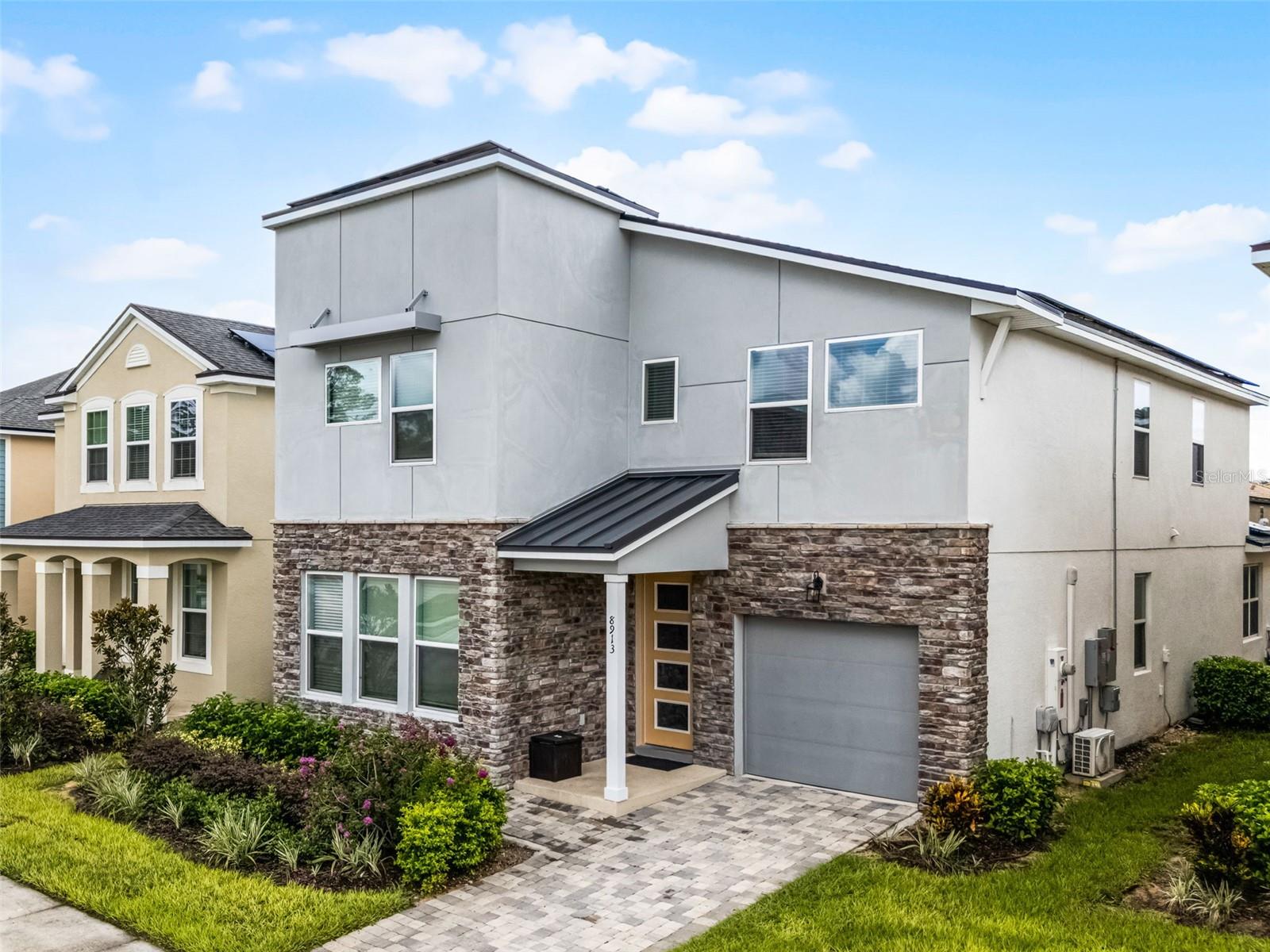 8913 COCONUT BREEZE DRIVE