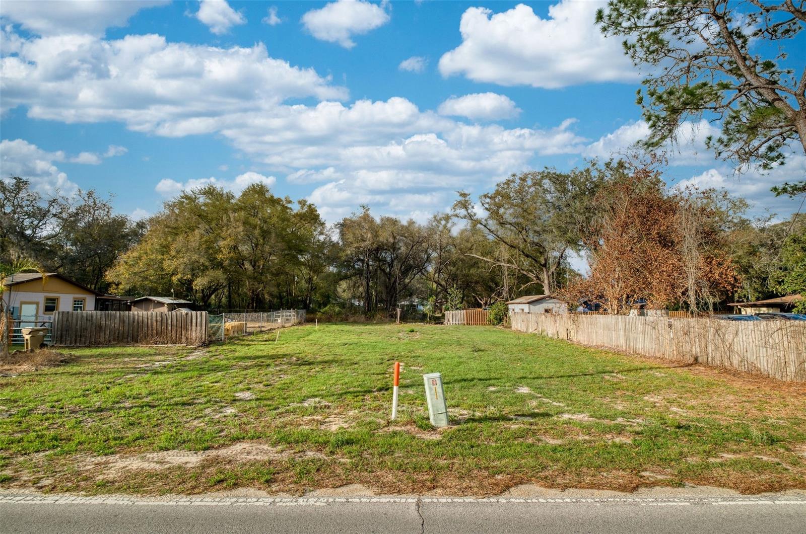 CARLTON VILLAGE PARK - Land