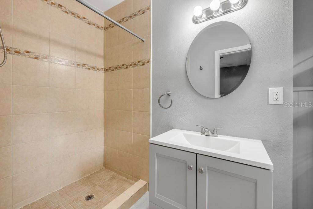 PRAIRIE LAKE MANORS - Residential