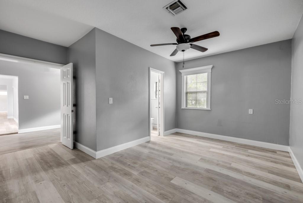 PRAIRIE LAKE MANORS - Residential