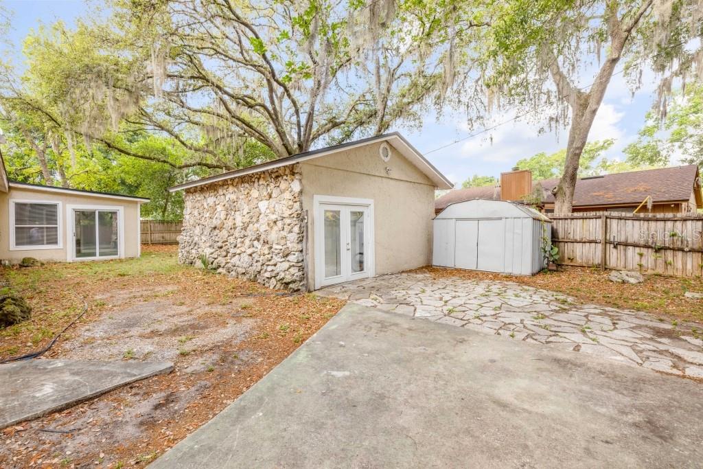 PRAIRIE LAKE MANORS - Residential