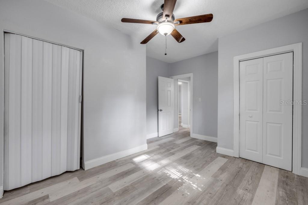 PRAIRIE LAKE MANORS - Residential