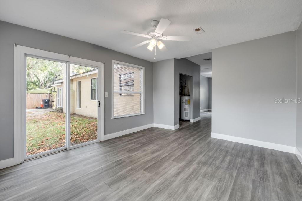 PRAIRIE LAKE MANORS - Residential