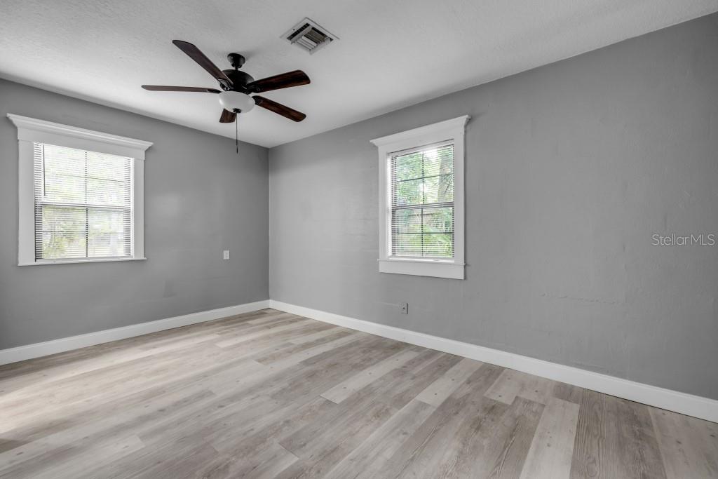 PRAIRIE LAKE MANORS - Residential