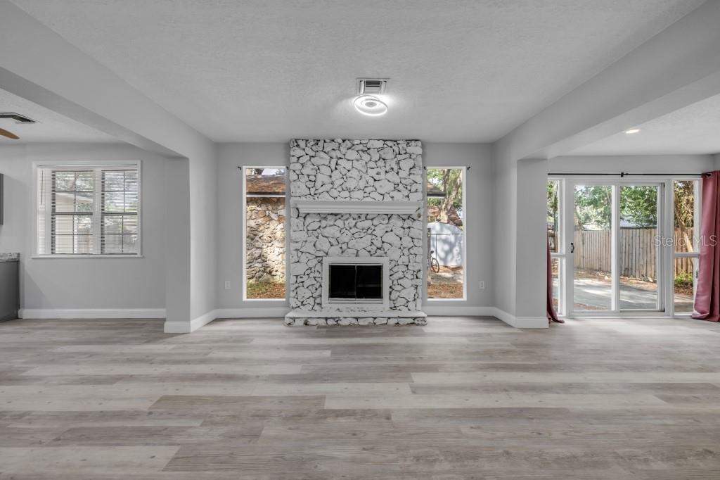 PRAIRIE LAKE MANORS - Residential