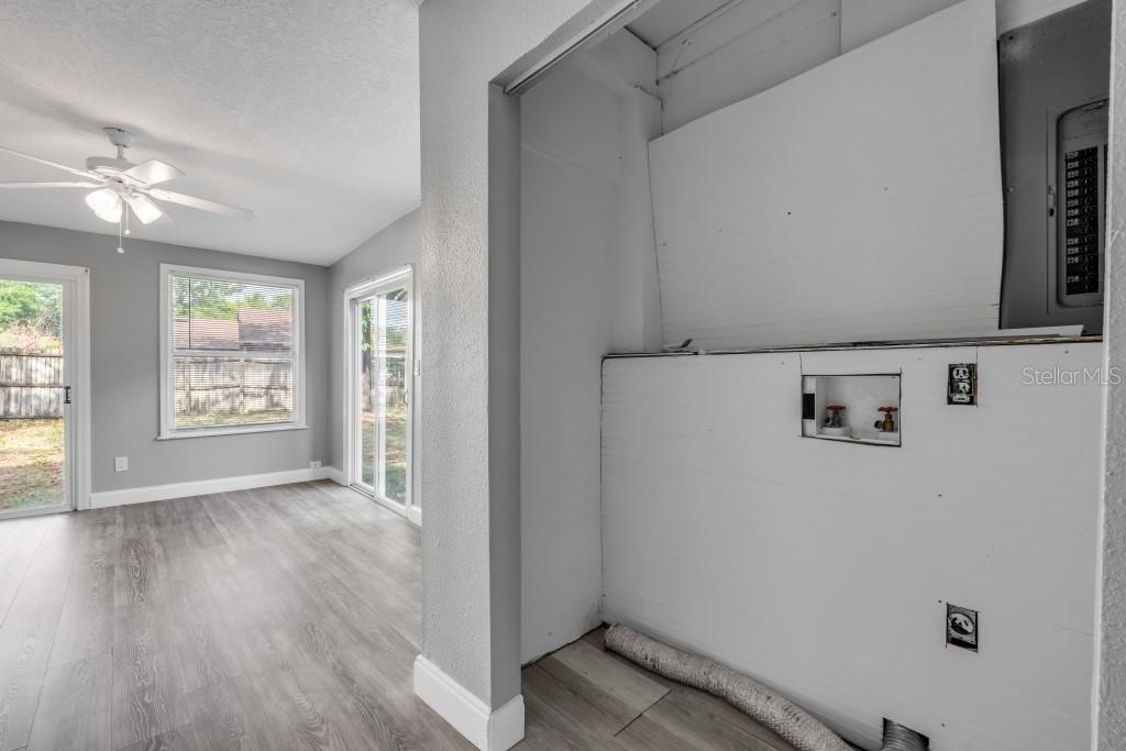 PRAIRIE LAKE MANORS - Residential