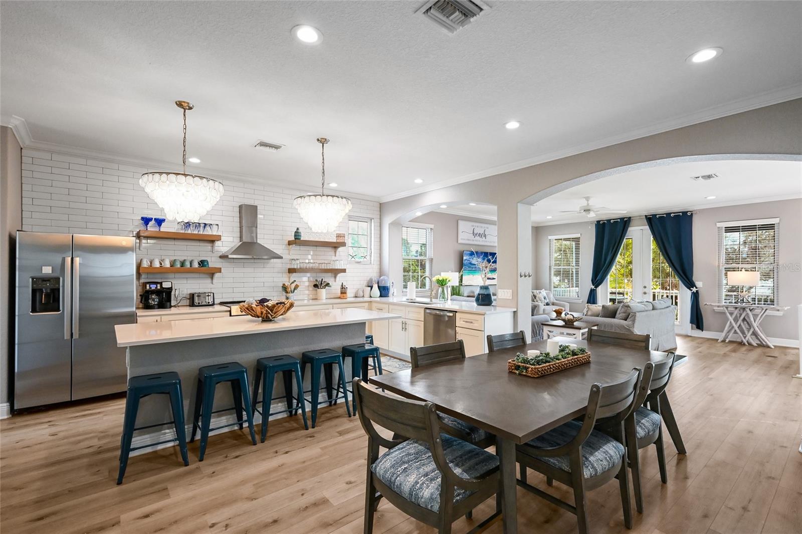 LAKE LA VISTA - Residential