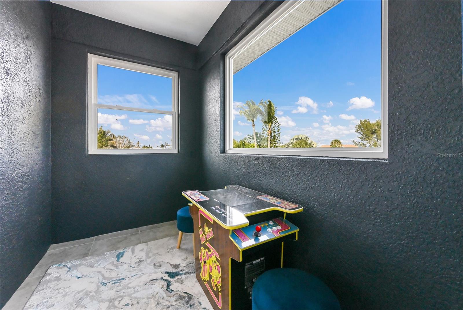 LAKE LA VISTA - Residential