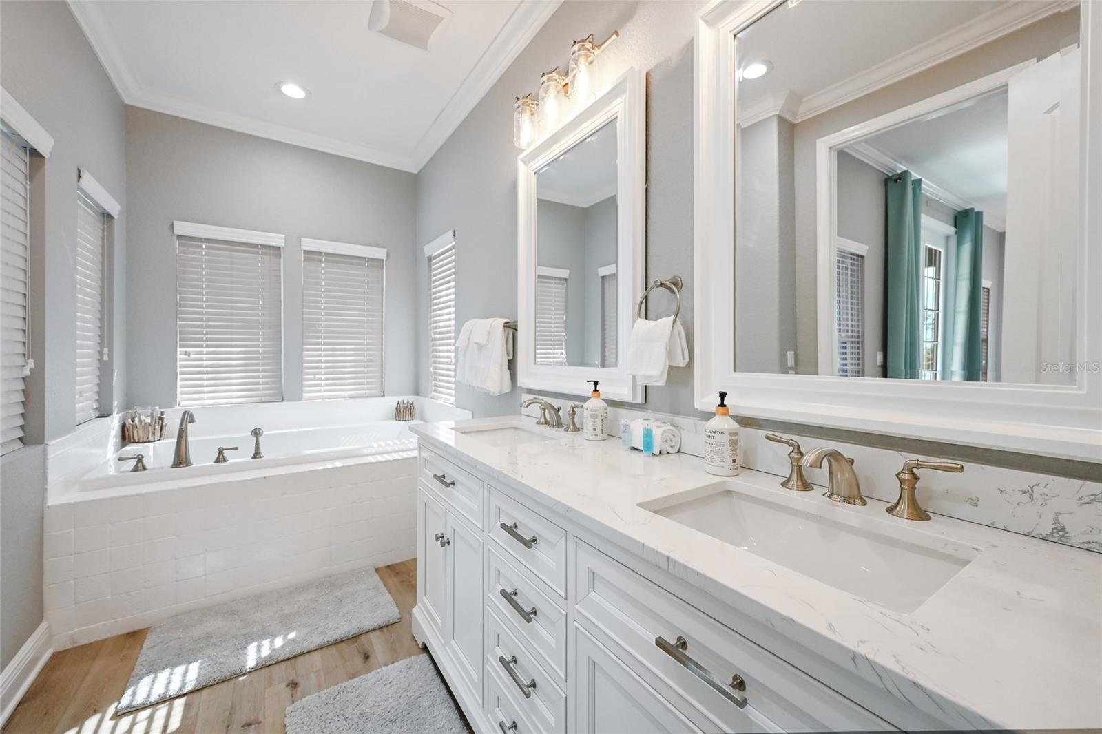 LAKE LA VISTA - Residential