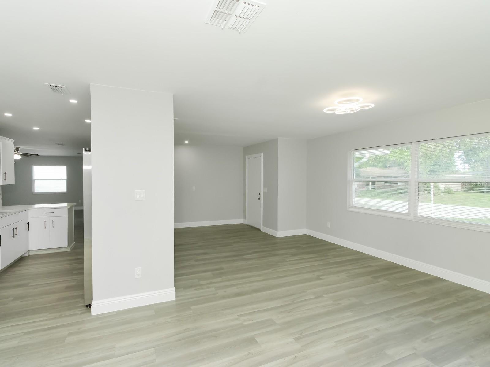 DELTONA LAKES - Residential