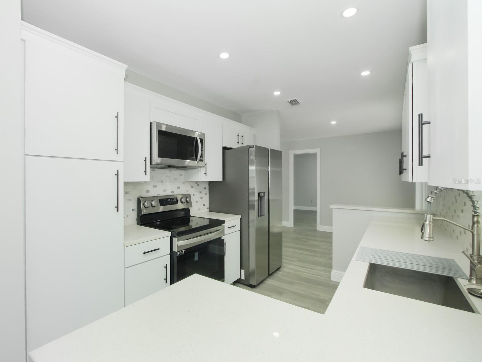 DELTONA LAKES - Residential