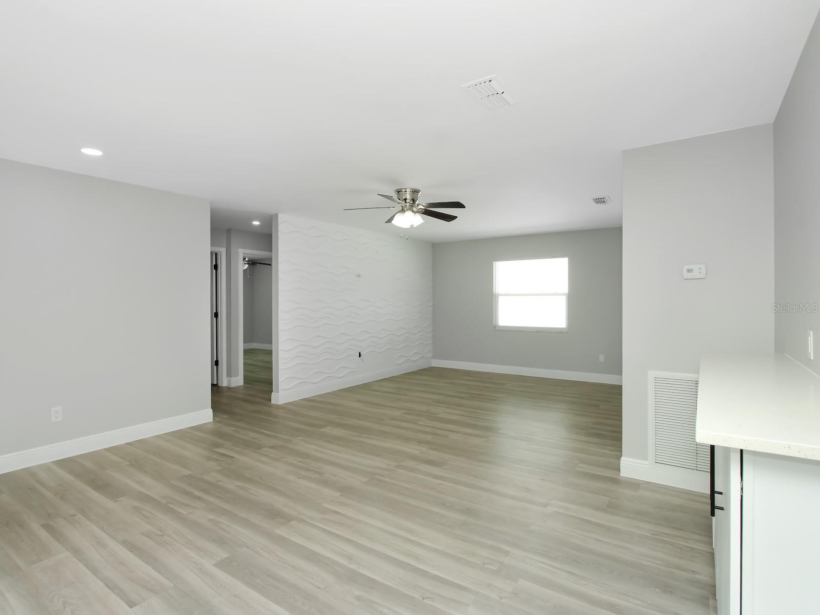 DELTONA LAKES - Residential