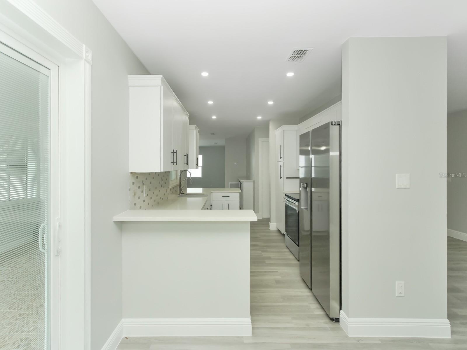 DELTONA LAKES - Residential