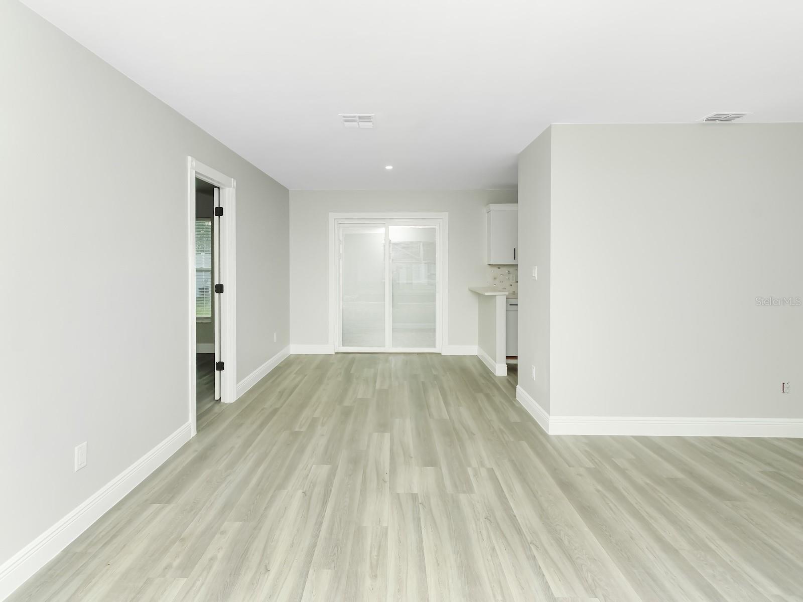 DELTONA LAKES - Residential