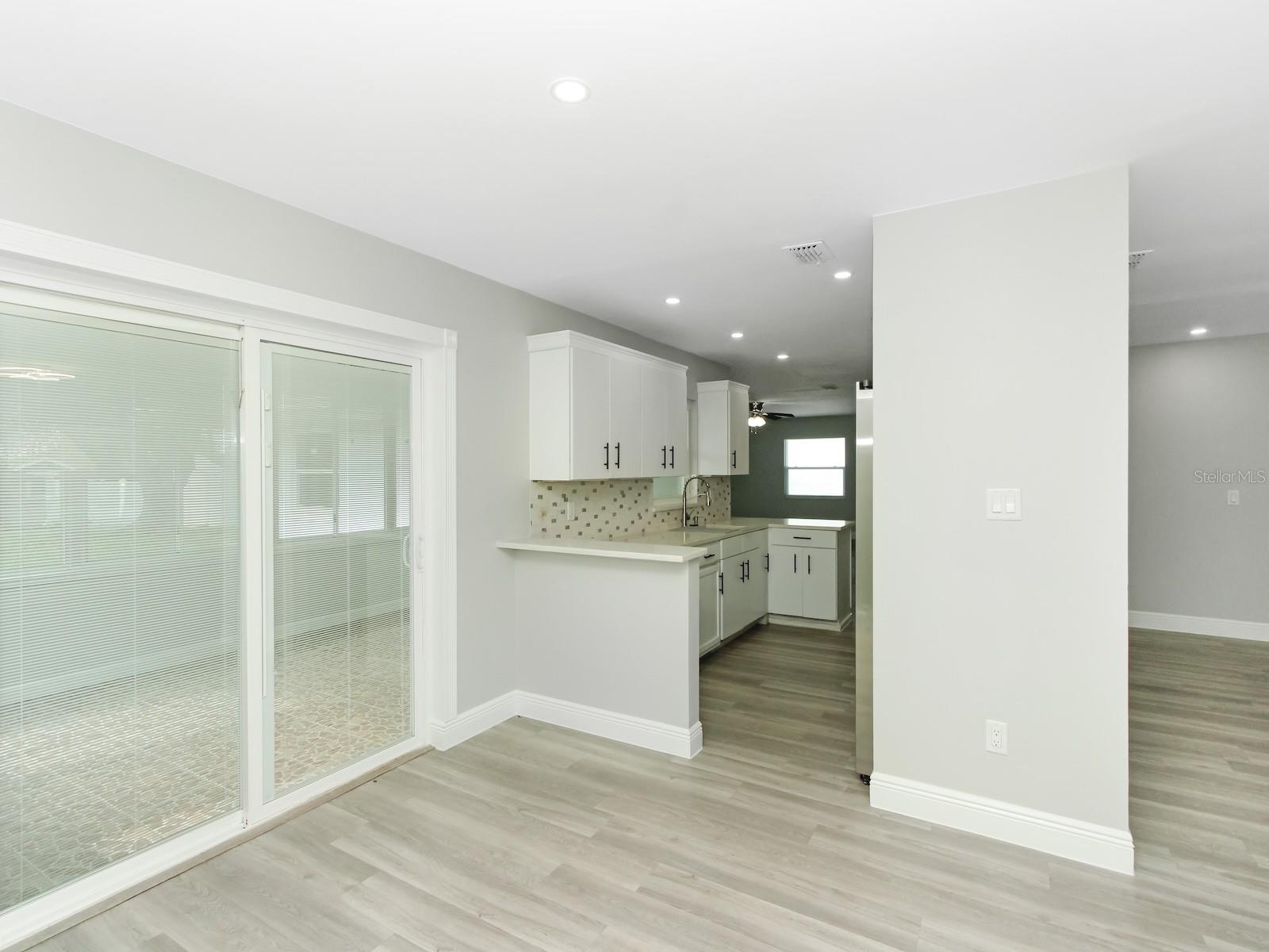 DELTONA LAKES - Residential