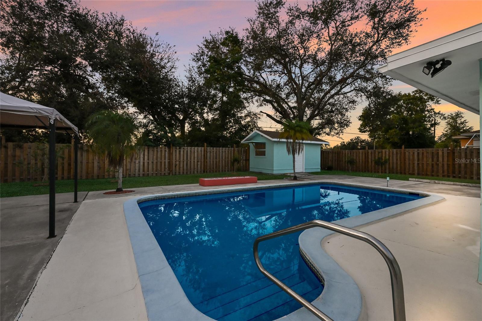 KENSINGTON PARK - Residential