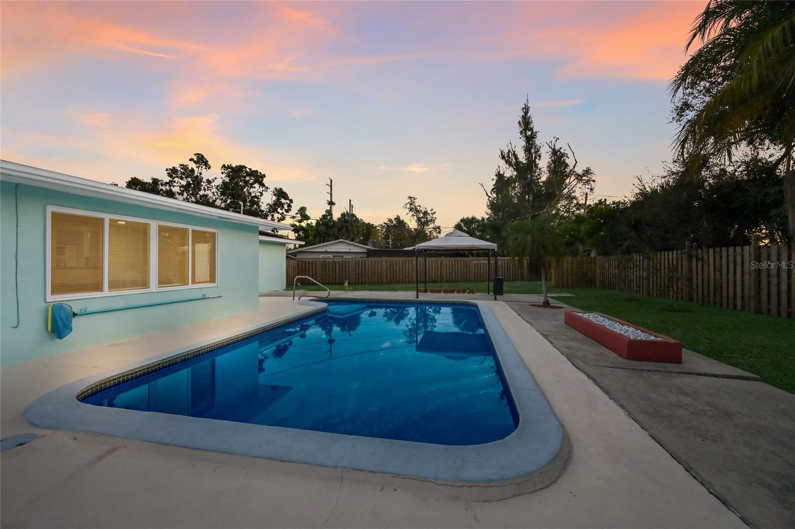 KENSINGTON PARK - Residential