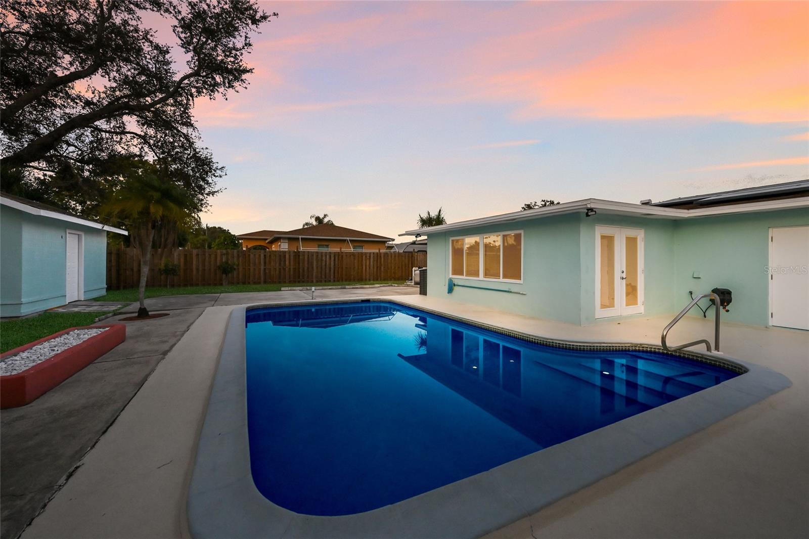 KENSINGTON PARK - Residential