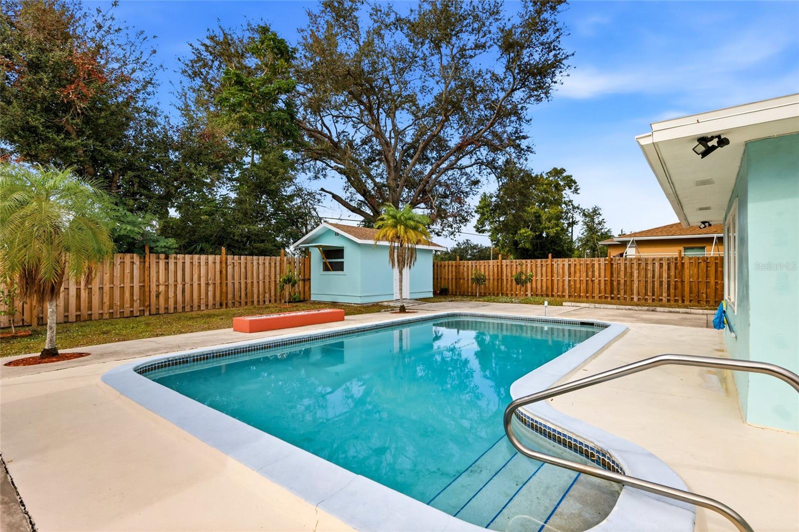 KENSINGTON PARK - Residential