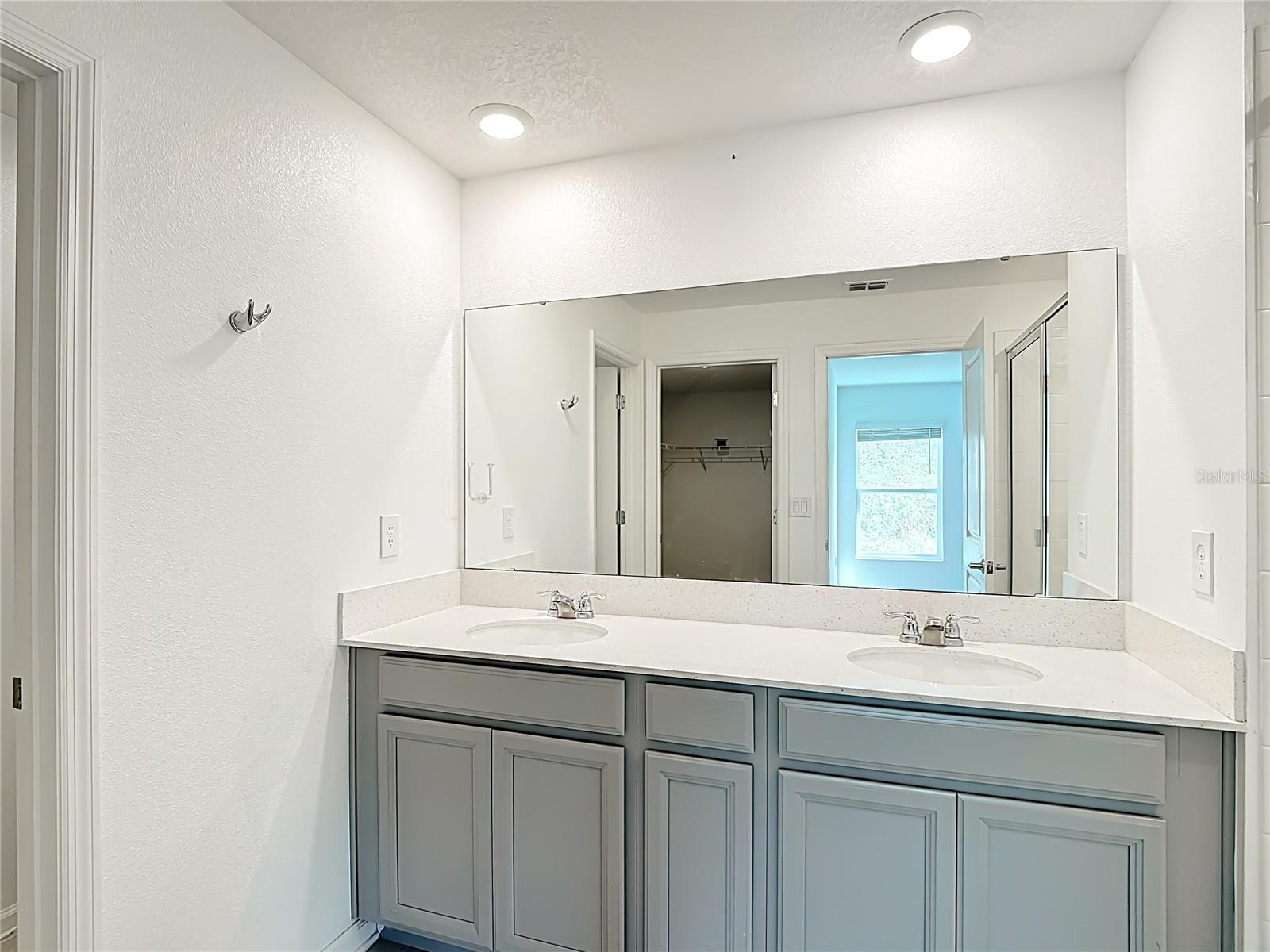 LIBERTY RIDGE PHASE TWO PB 176 PGS 27-28LOT 176 - Residential