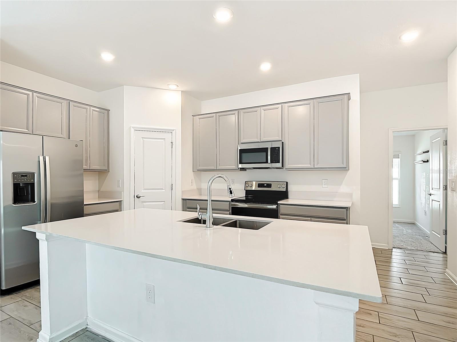 LIBERTY RIDGE PHASE TWO PB 176 PGS 27-28LOT 176 - Residential