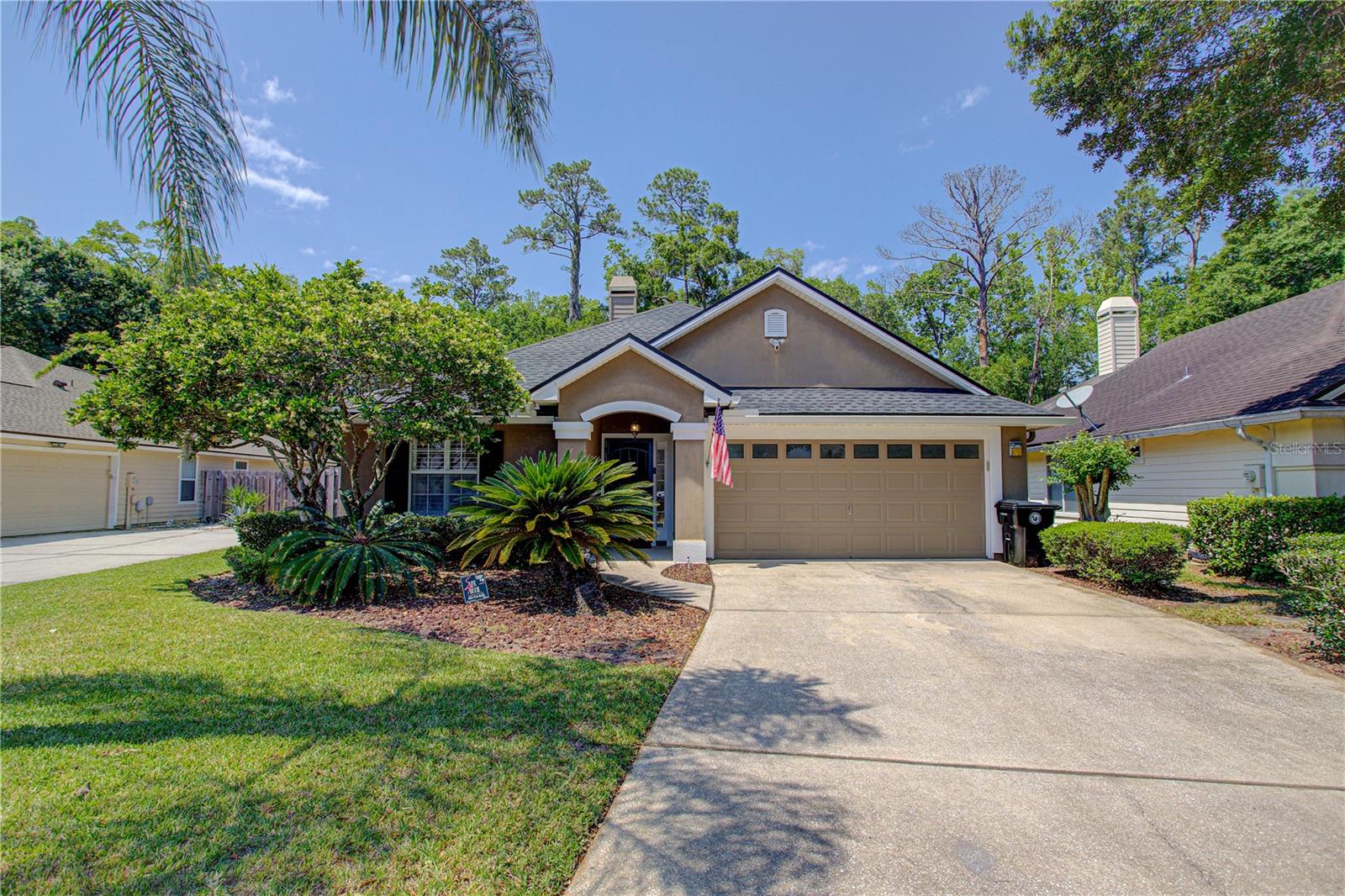 1816 LAKE FOREST LANE