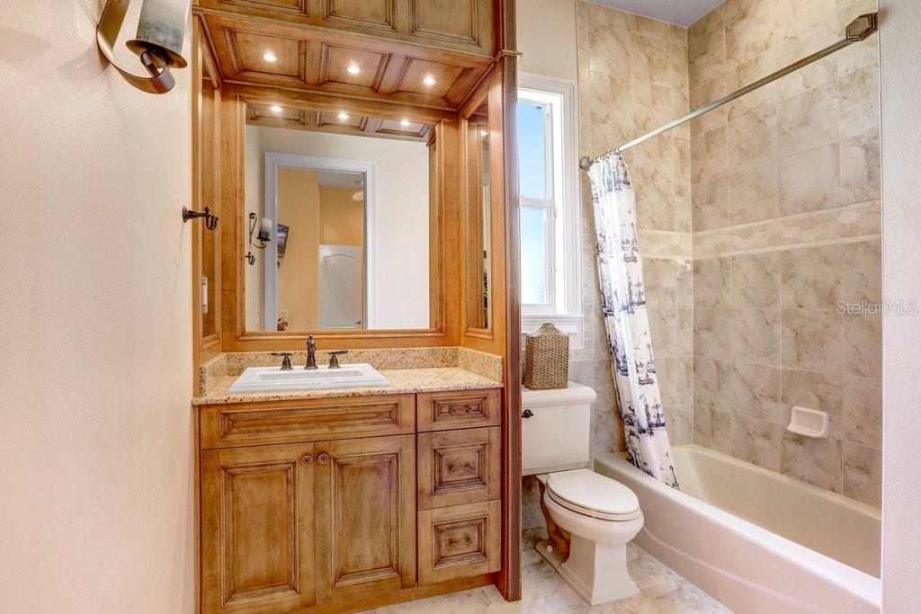 LAGO WHISPERS - Residential