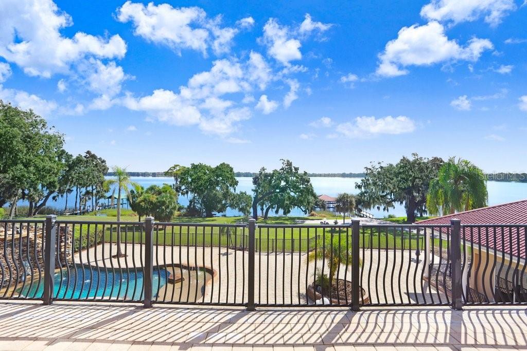 LAGO WHISPERS - Residential