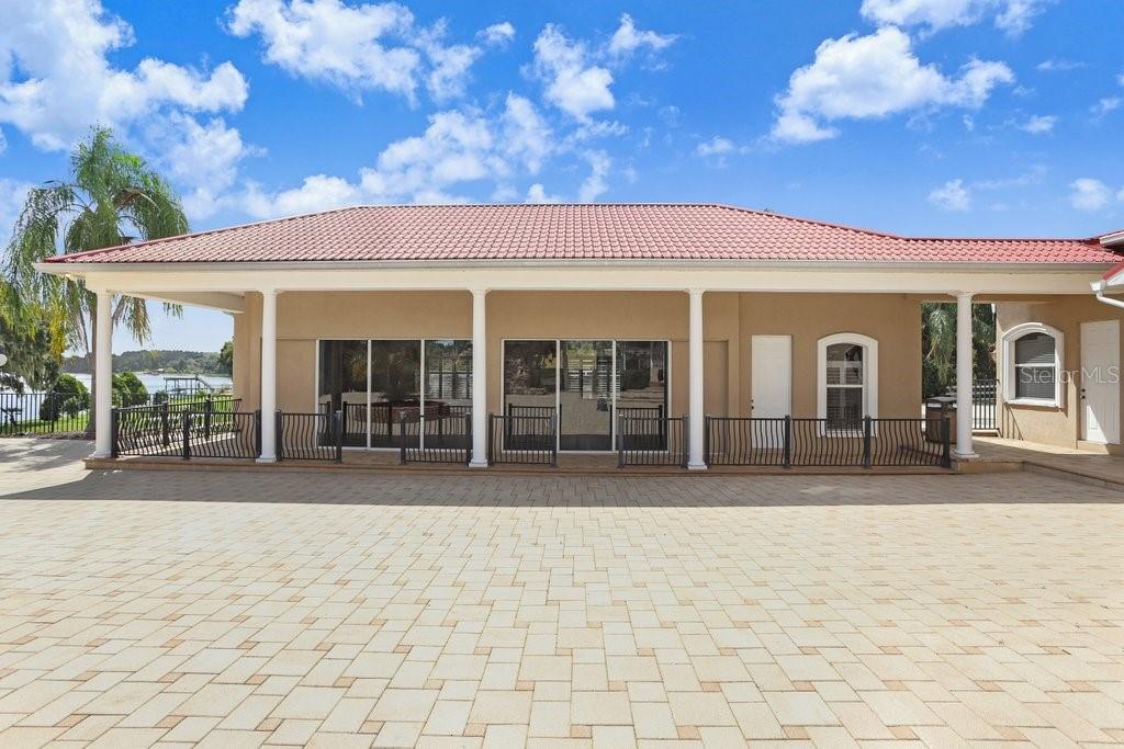 LAGO WHISPERS - Residential